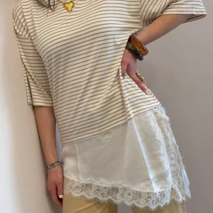Maglia rigata beige + bordi in pizzo Susy mix